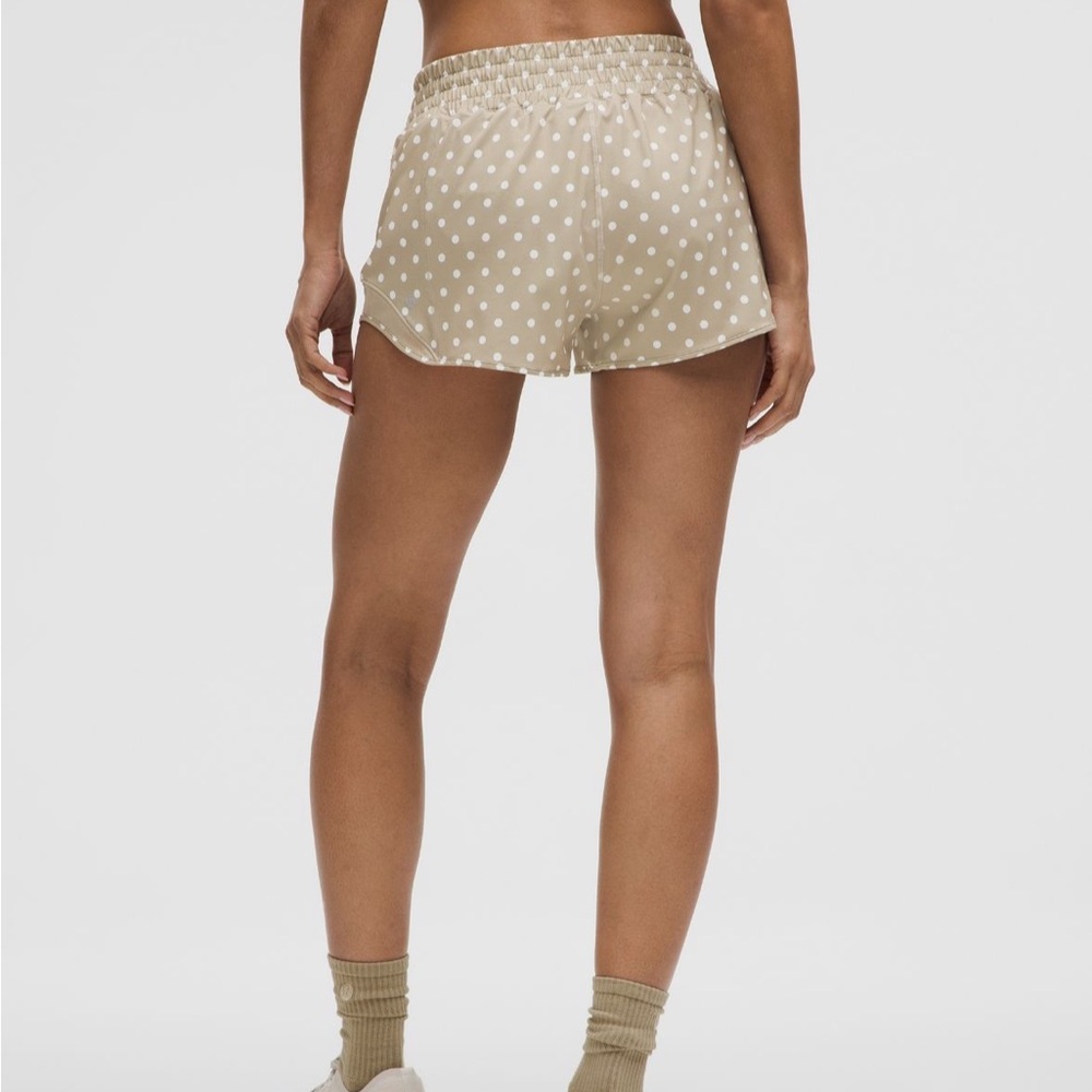 Hotty Hot High-Rise Lined Short 2.5" - Picture 2 of 4